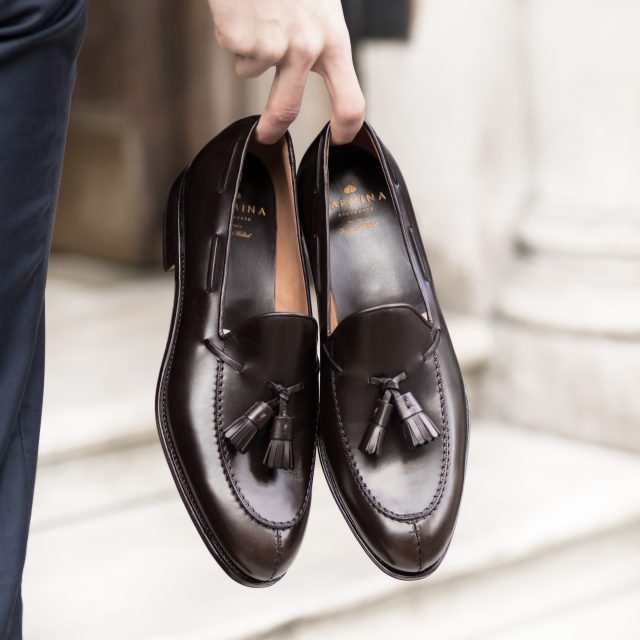 “You can tell a gentleman by his shoes” : The Oxford & Loafers ...